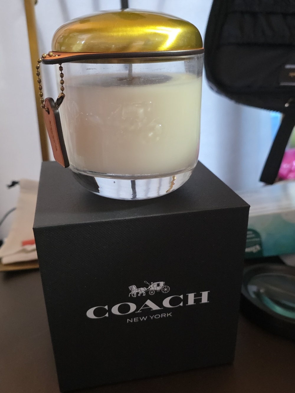 Coach NWT/Box Scented Candle Embossed Horse & Carriage & Tan Leather Hang Tag - Picture 2 of 10